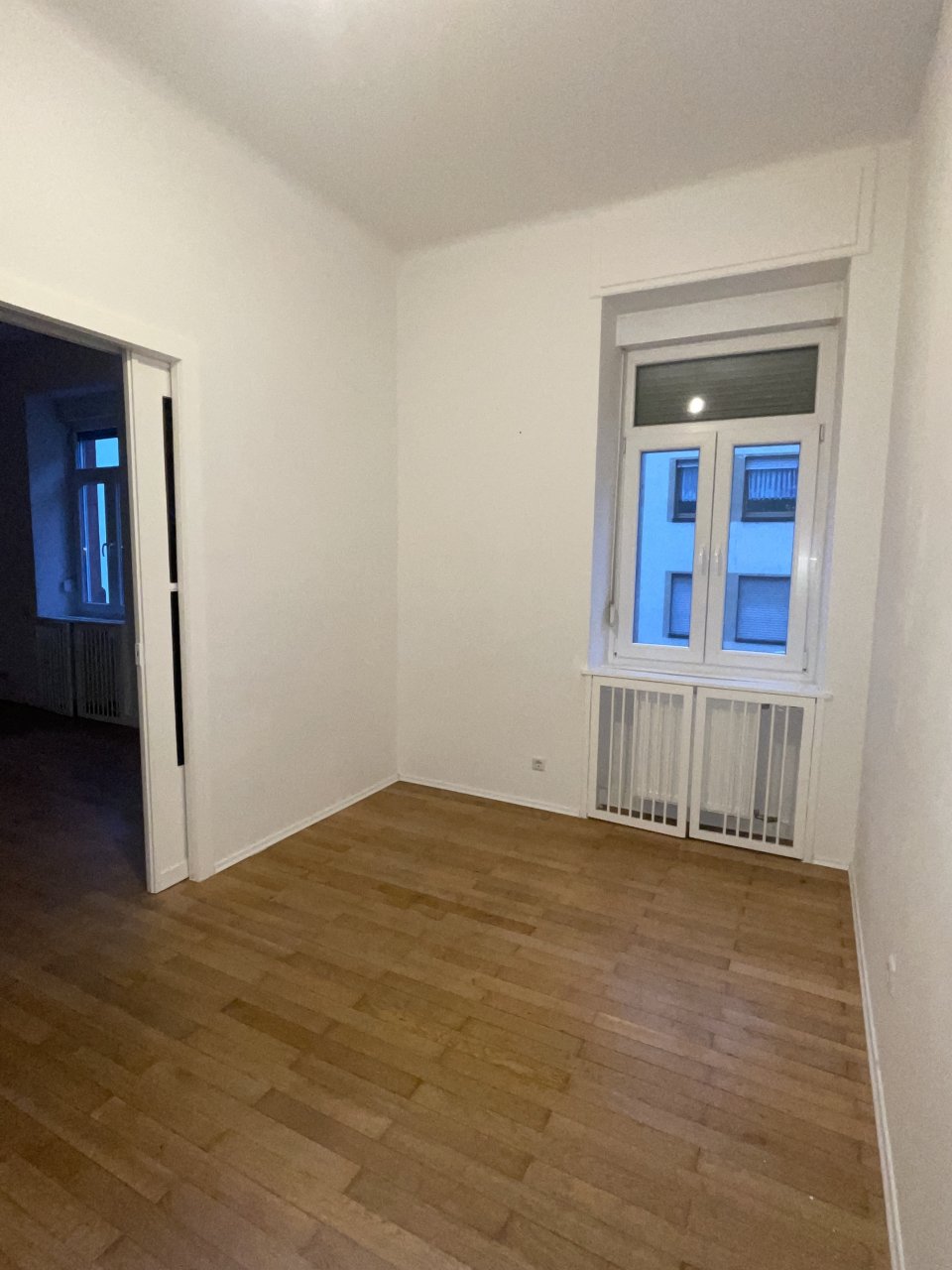 Sonnige 4 ZKB Erdgeschoß Altbau-Wohnung, Luisenstraße
