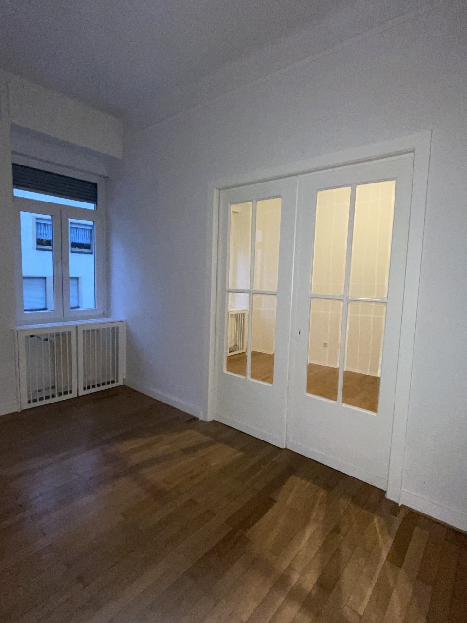 Sonnige 4 ZKB Erdgeschoß Altbau-Wohnung, Luisenstraße