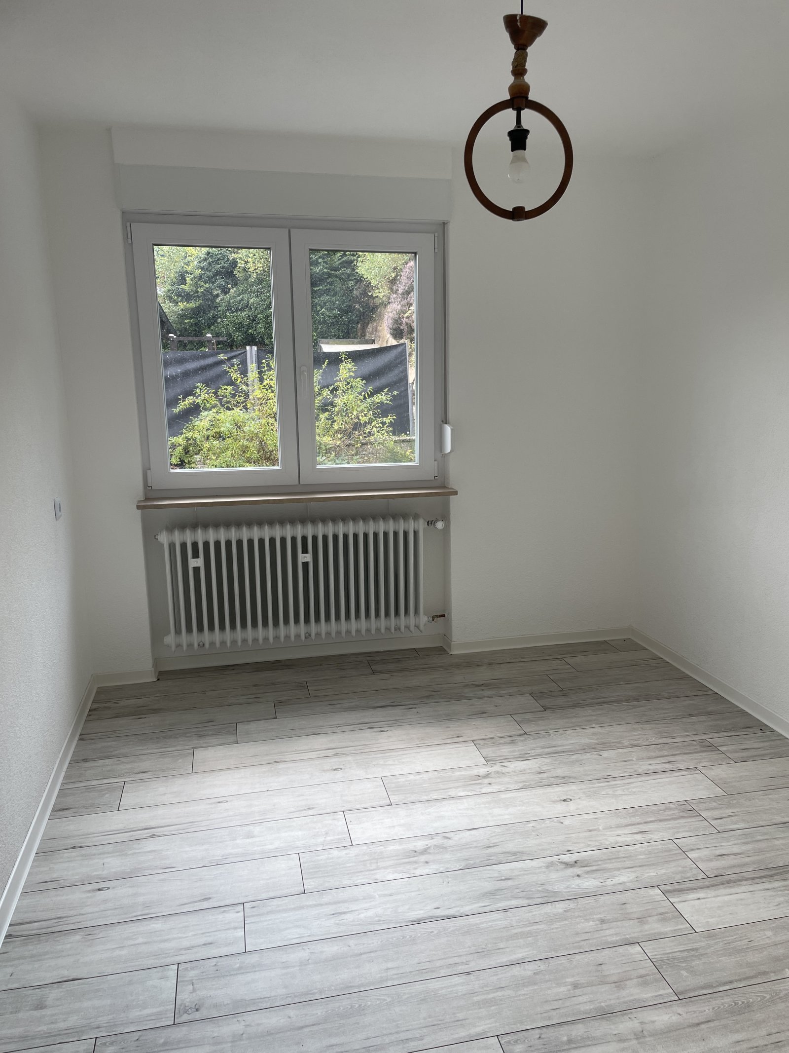Vermietung: Neu saniertes Einfamilienhaus in sonniger Lage in Lemberg