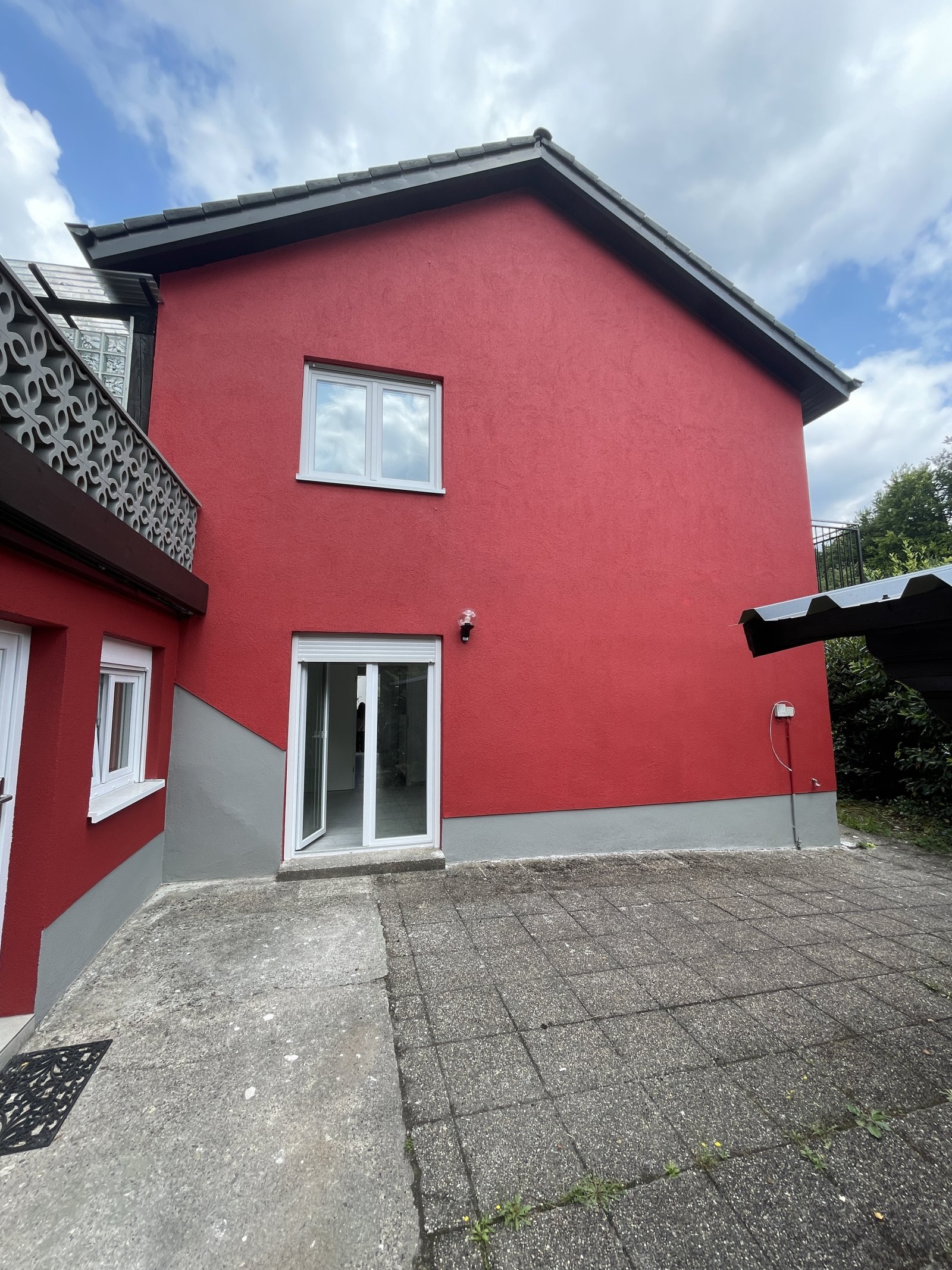 Vermietung: Neu saniertes Einfamilienhaus in sonniger Lage in Lemberg