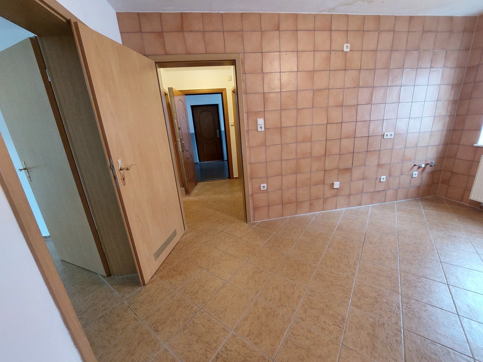 2 X 2 ZKB Wohnung in gepflegter Wohnanlage Nähe Physiotherapieschule an Selbstzahler zu vermieten