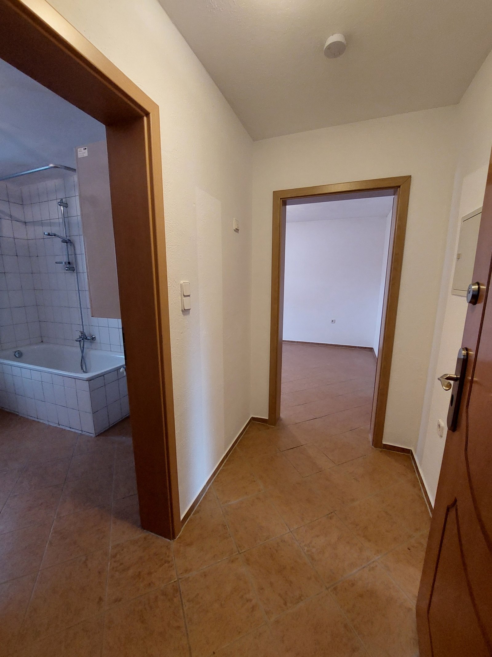 2 X 2 ZKB Wohnung in gepflegter Wohnanlage Nähe Physiotherapieschule an Selbstzahler zu vermieten