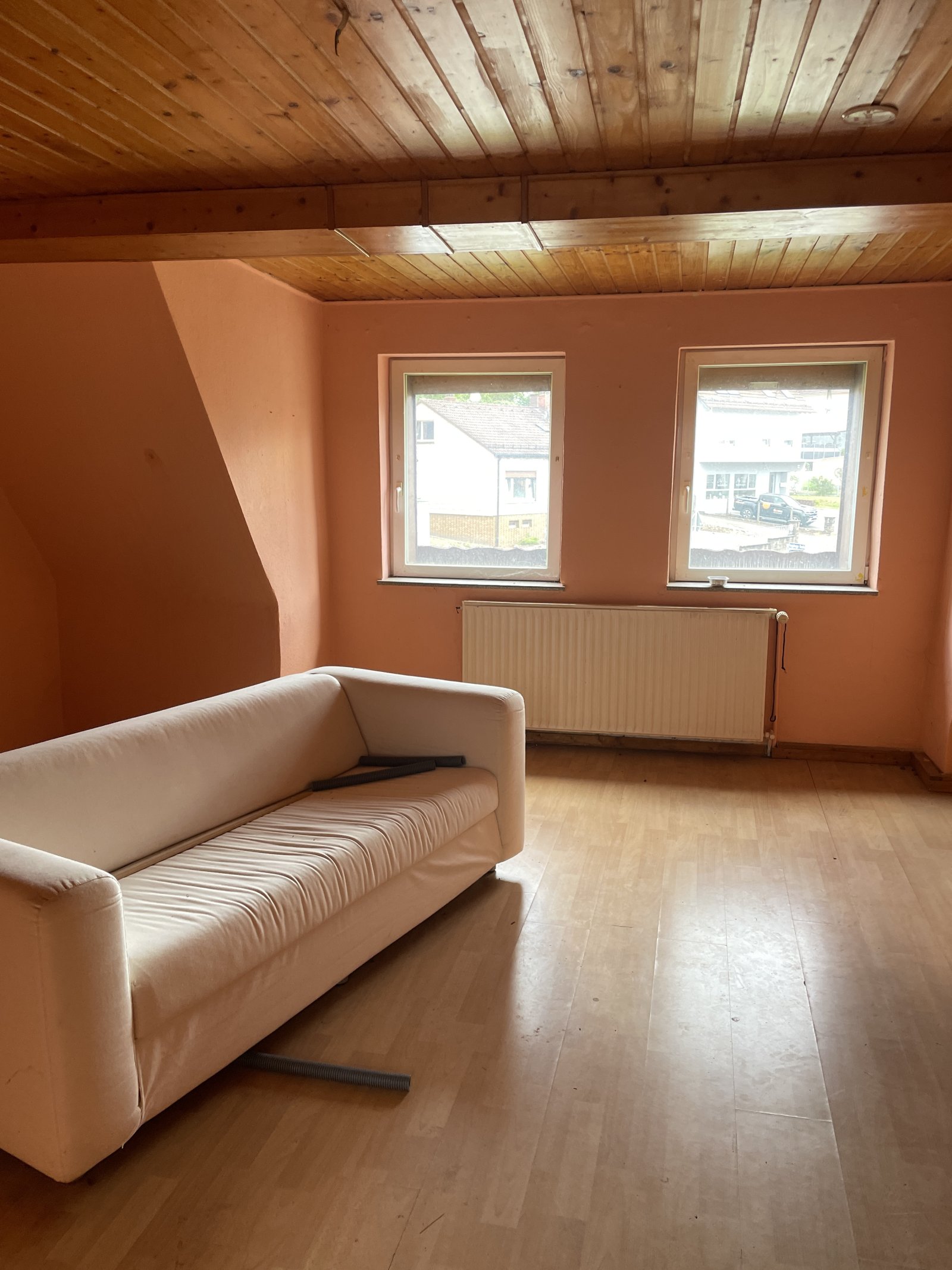 Sanierungspaket: 9 Interessante Wohneinheiten (2 MFH, 3 Reihenhäuser)in Pirmasens
