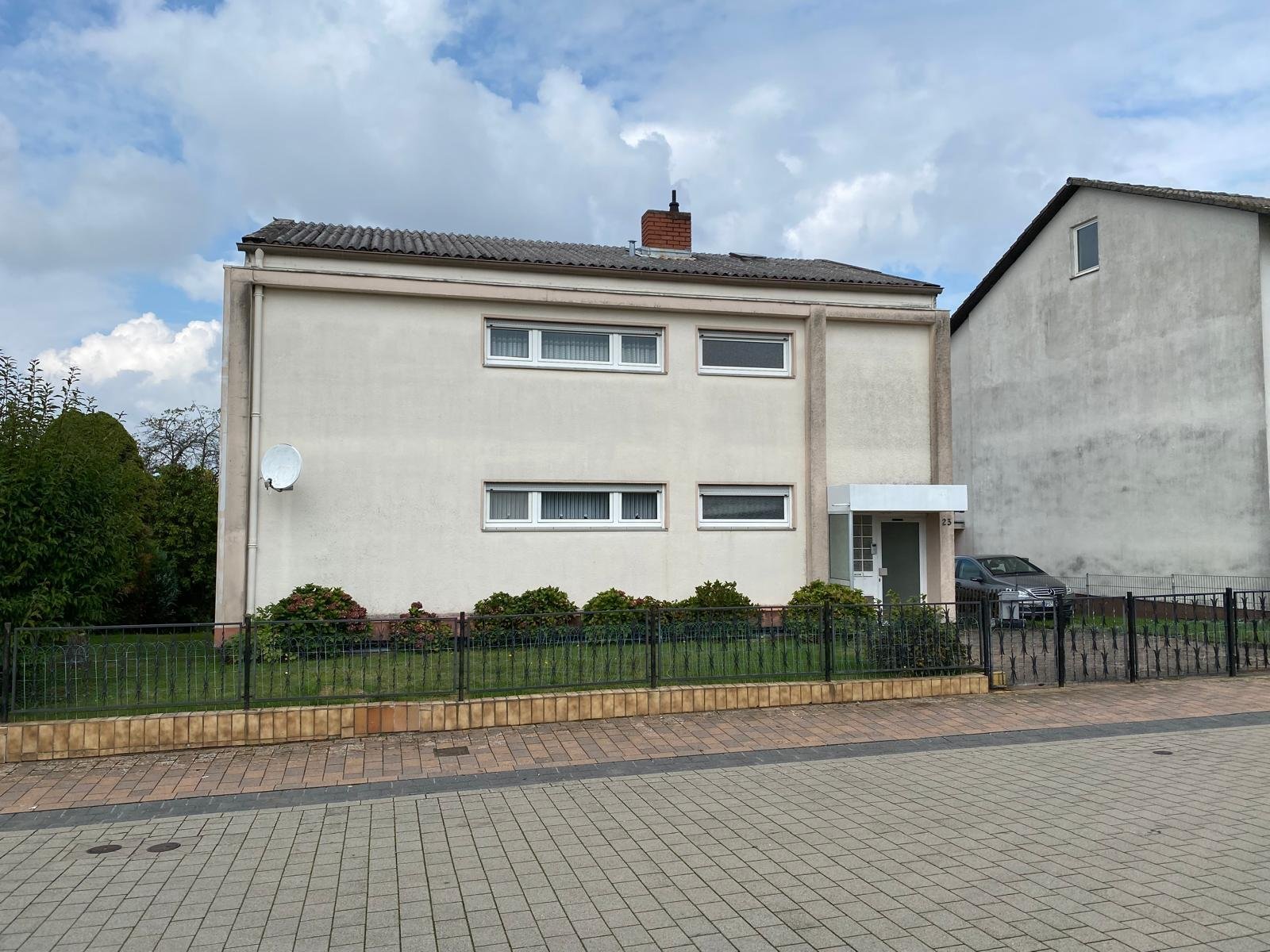 Zweifamilienhaus in ruhiger Wohnlage von Vinningen mit herrlicher Aussicht