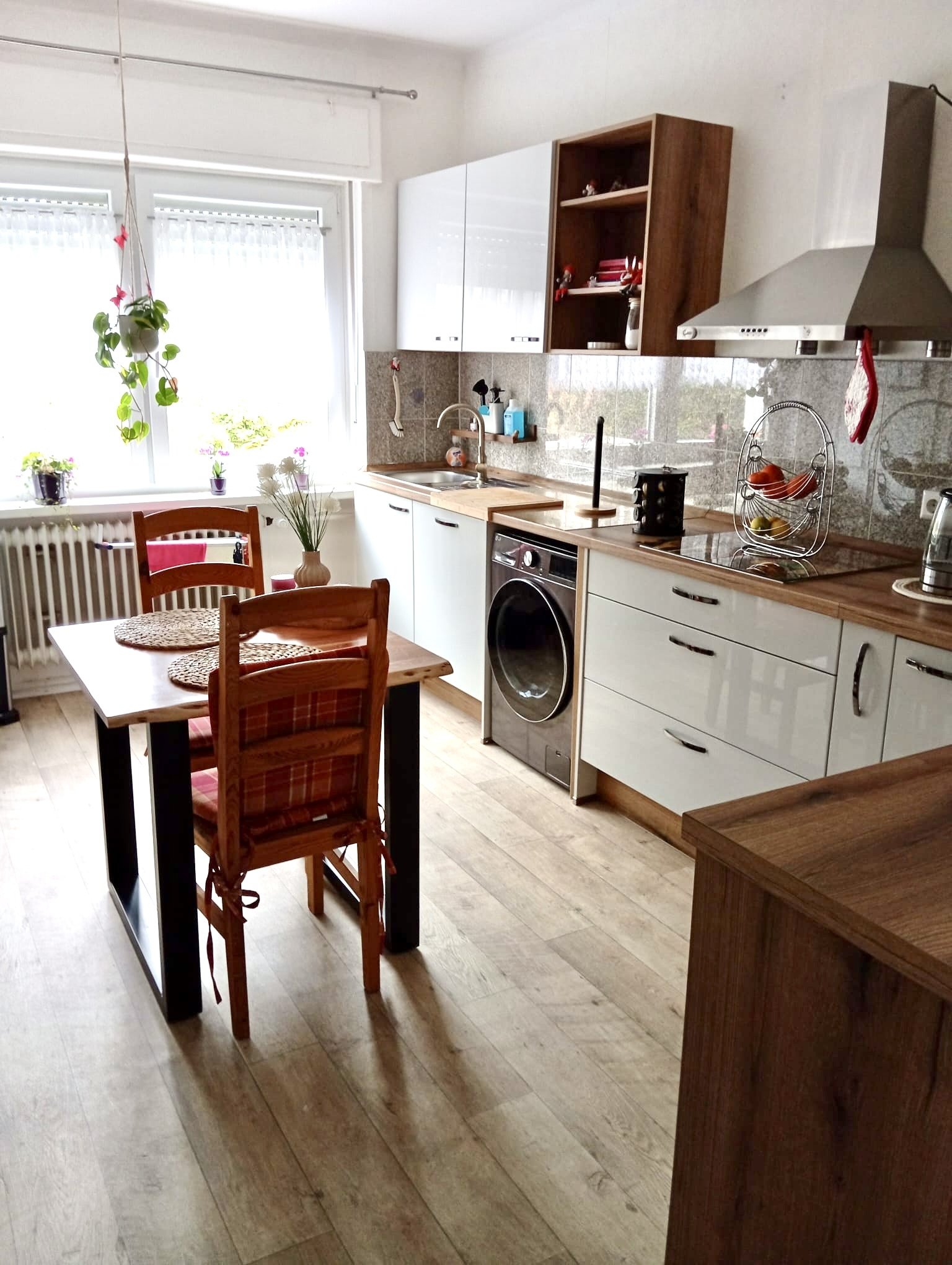 4 Zimmer, Küche und Bad Wohnung mit Garten