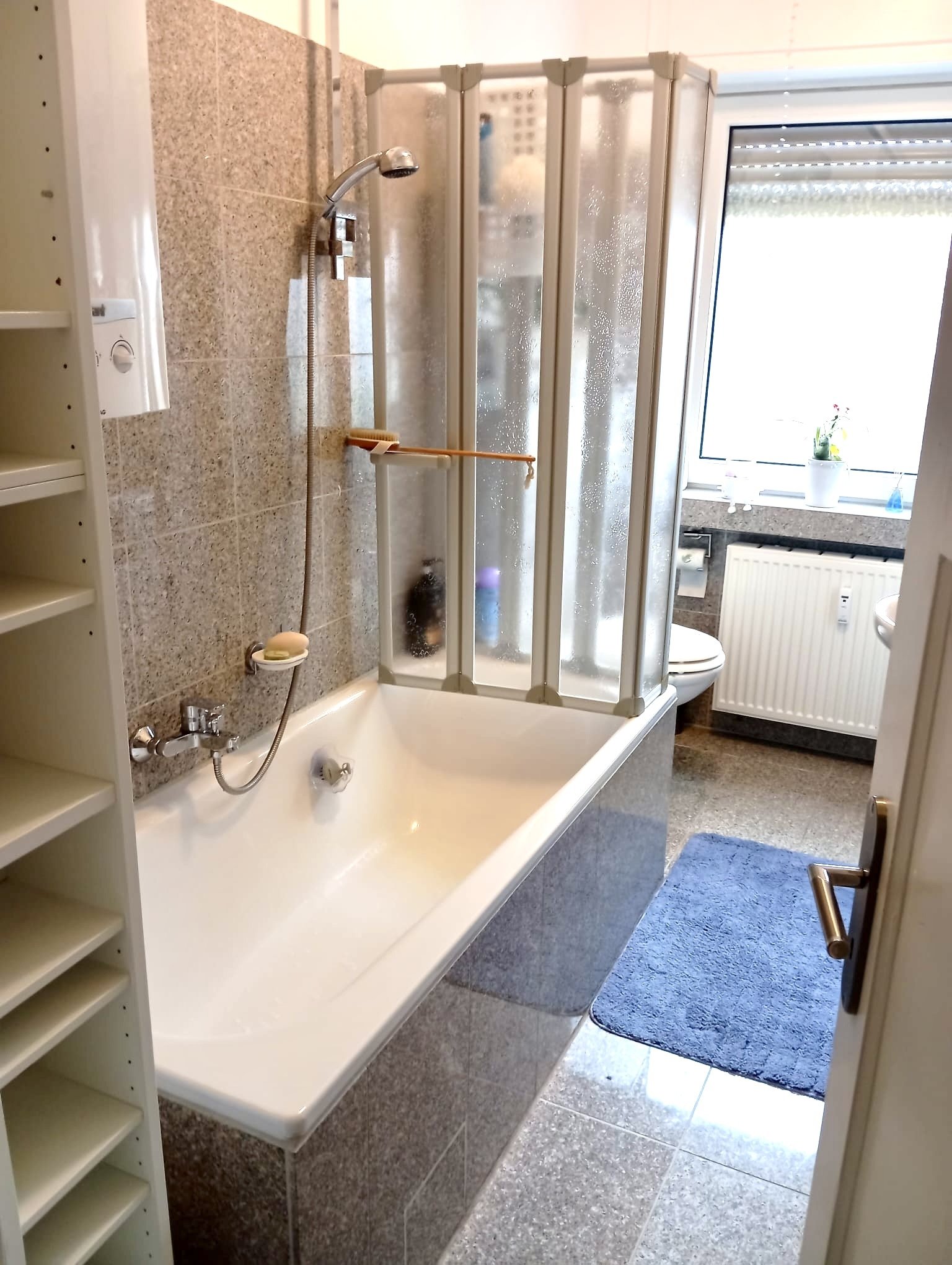 4 Zimmer, Küche und Bad Wohnung mit Garten