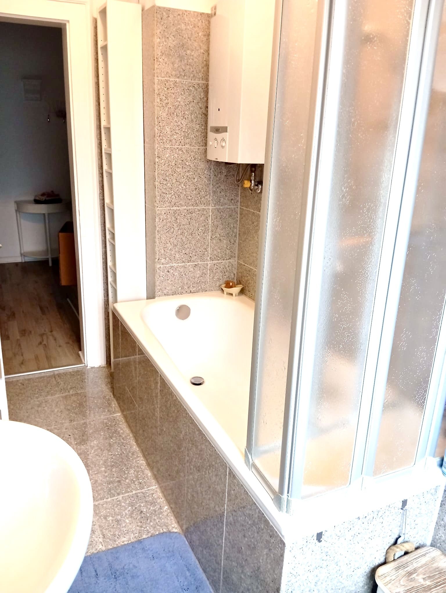 4 Zimmer, Küche und Bad Wohnung mit Garten