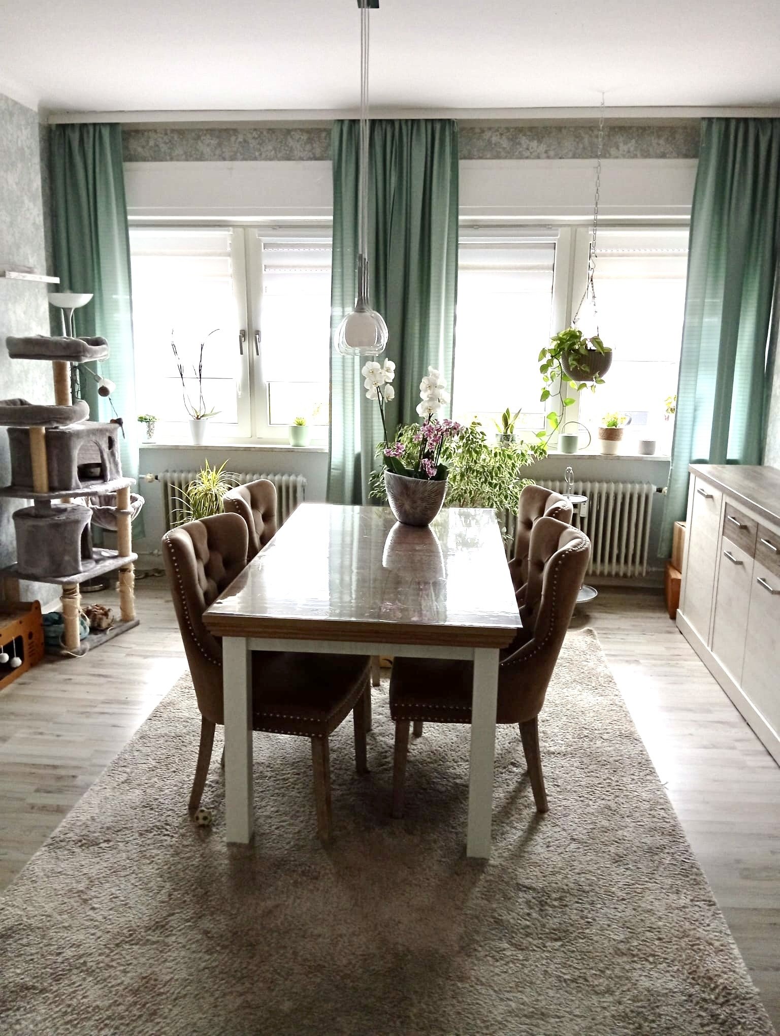 4 Zimmer, Küche und Bad Wohnung mit Garten