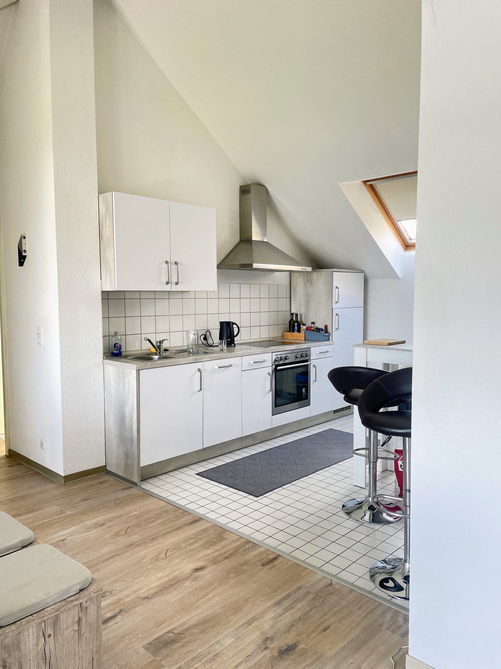 1 Zimmer, Küche und Bad-Wohnung mit Balkon in Winzeln