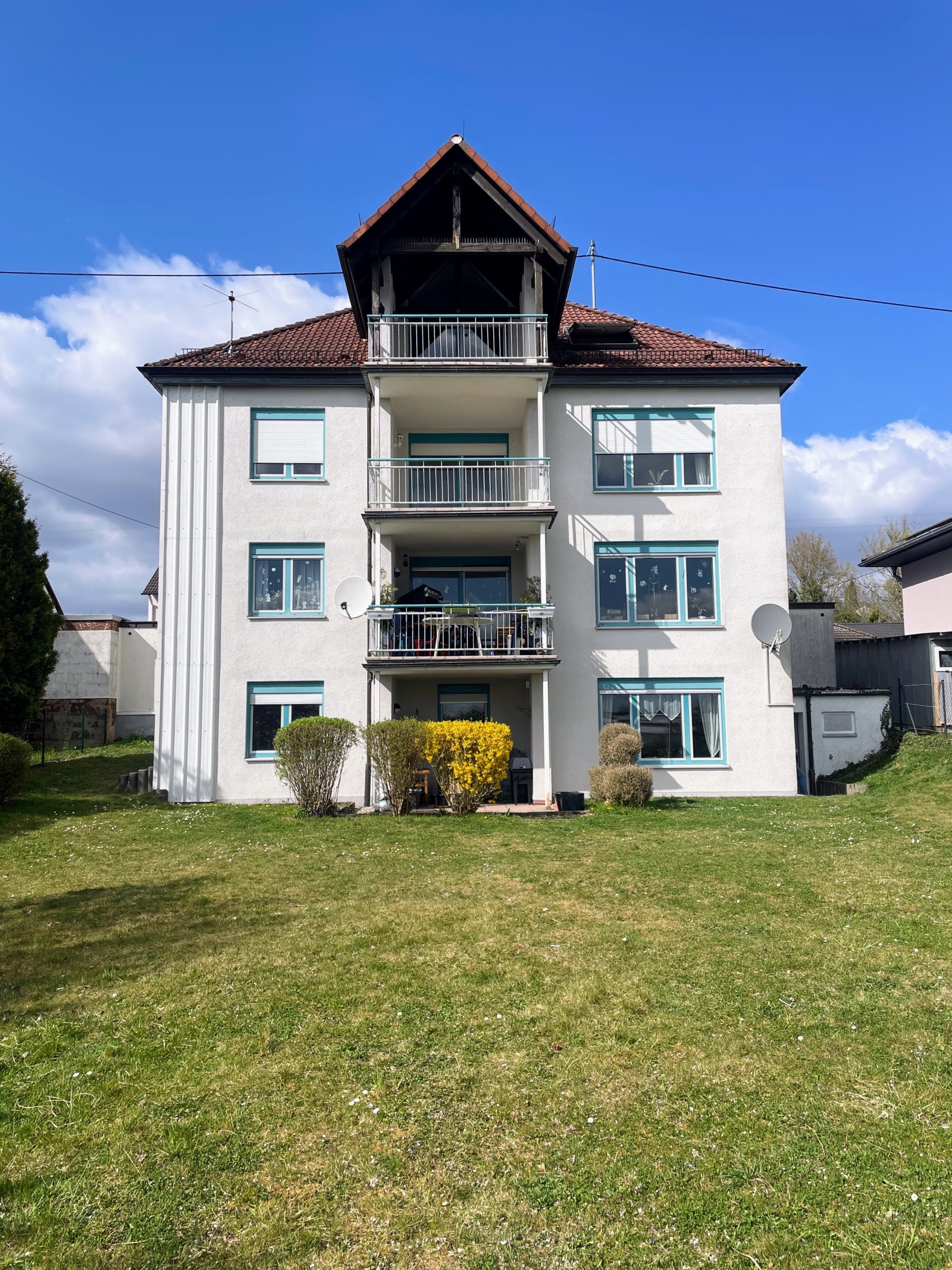 1 Zimmer, Küche und Bad-Wohnung mit Balkon in Winzeln