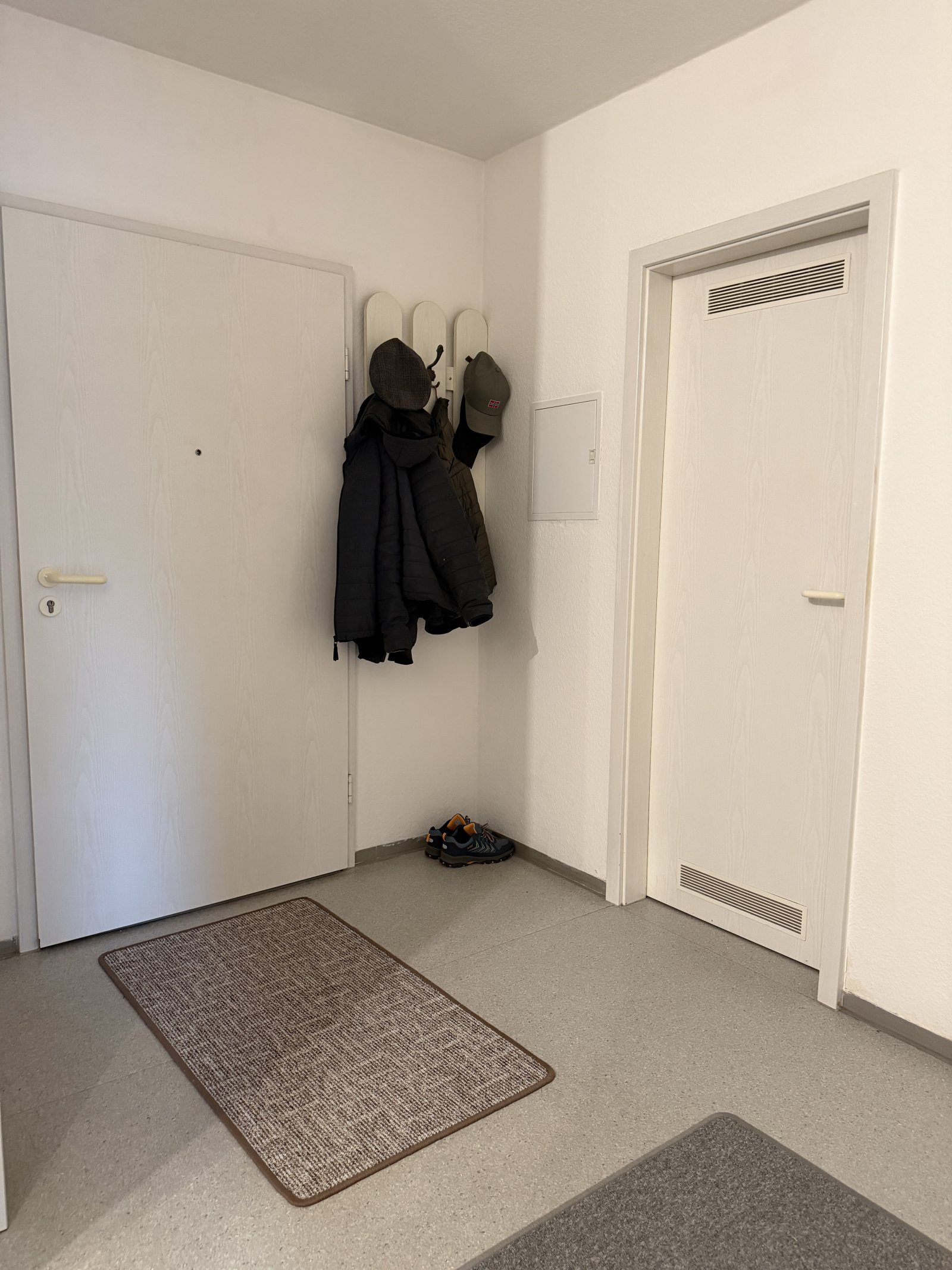 Gepflegte 2 ZKB-Wohnung in sehr gepflegter Wohnanlage in Neustadt