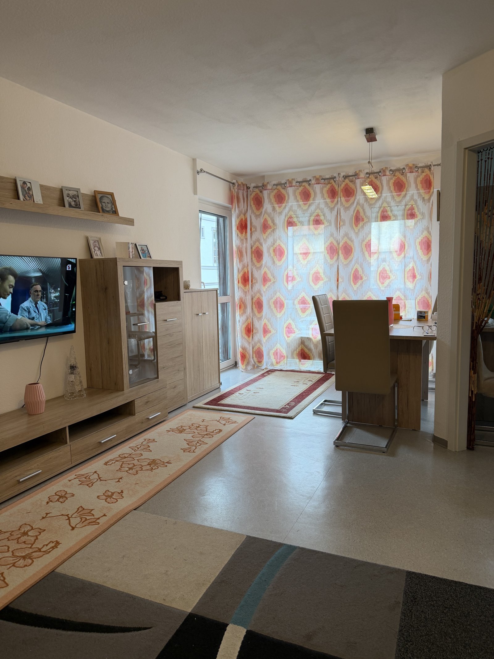 Gepflegte 2 ZKB-Wohnung in sehr gepflegter Wohnanlage in Neustadt