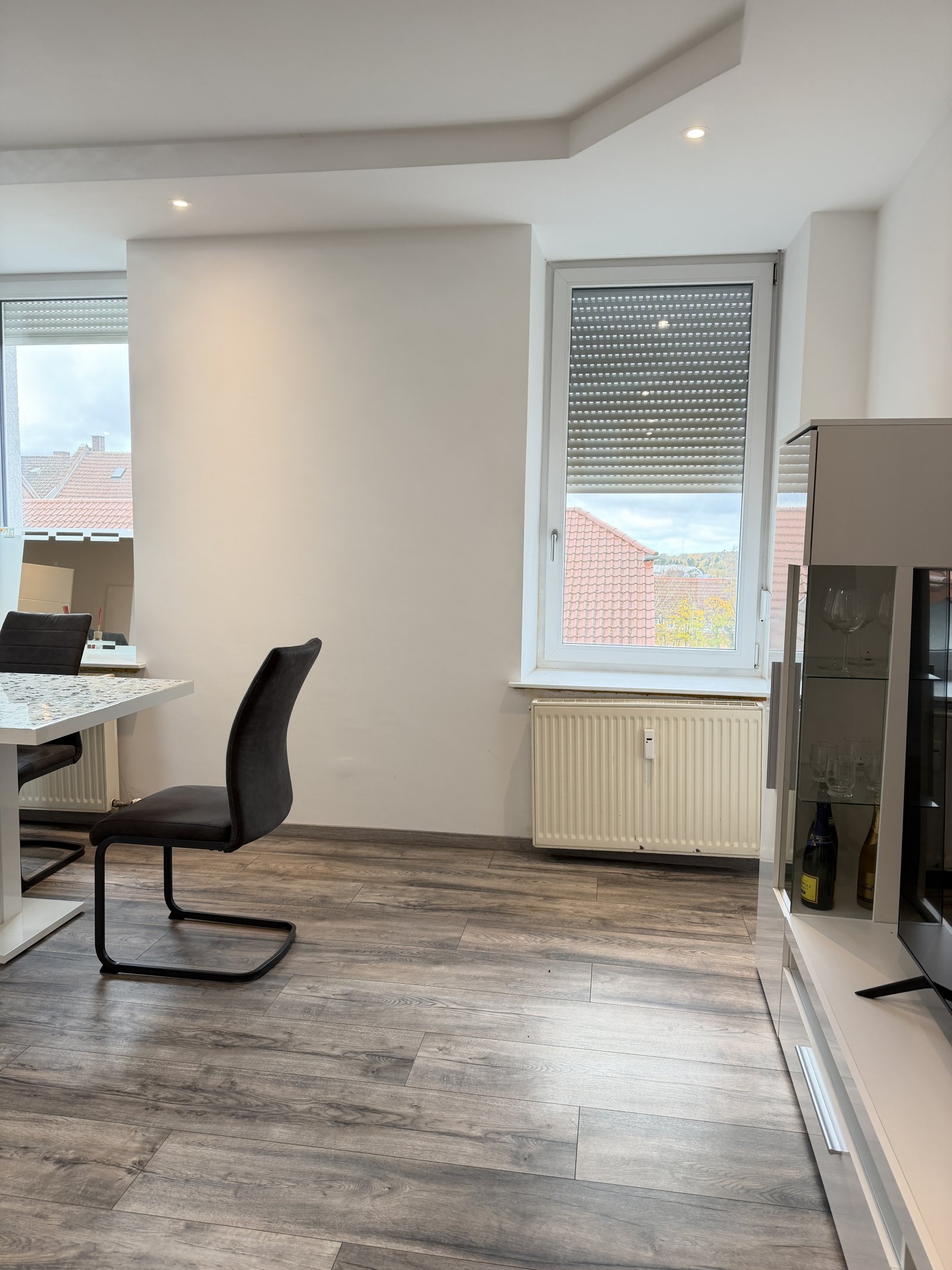 Renovierte 2 Zimmer Wohnung mit Kochnische, Badezimmer und Abstellraum