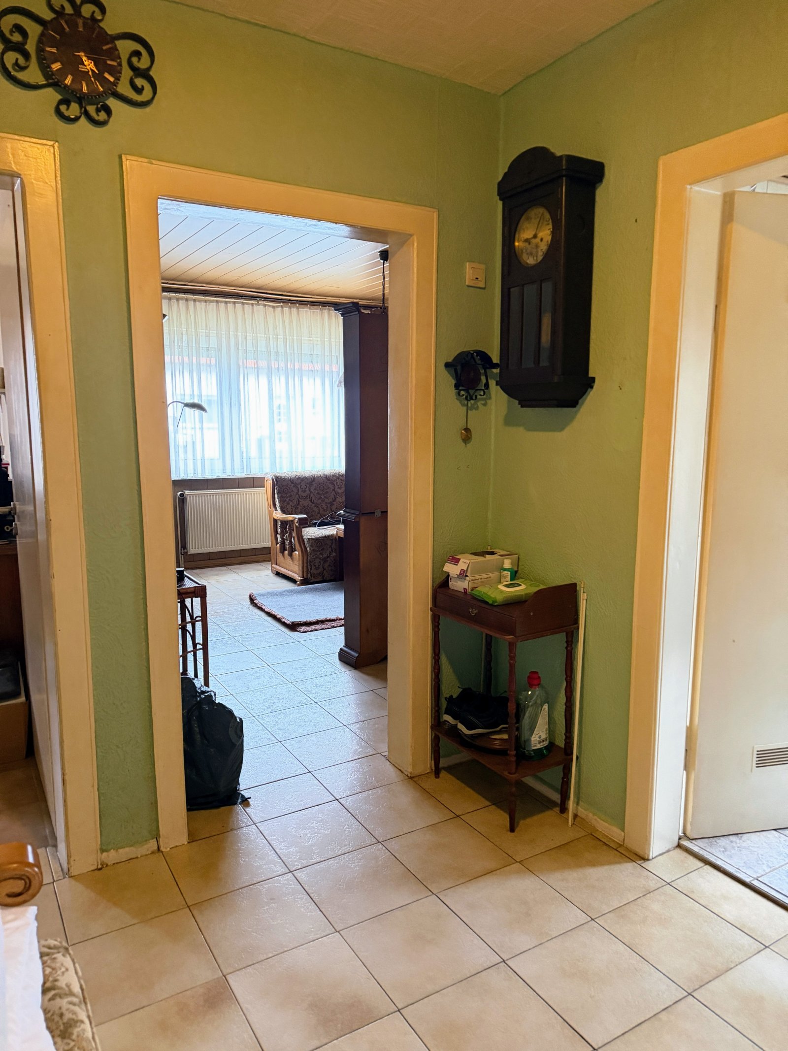 Gepflegtes Zwei- bis Dreifamilienhaus mit Ausbaupotential