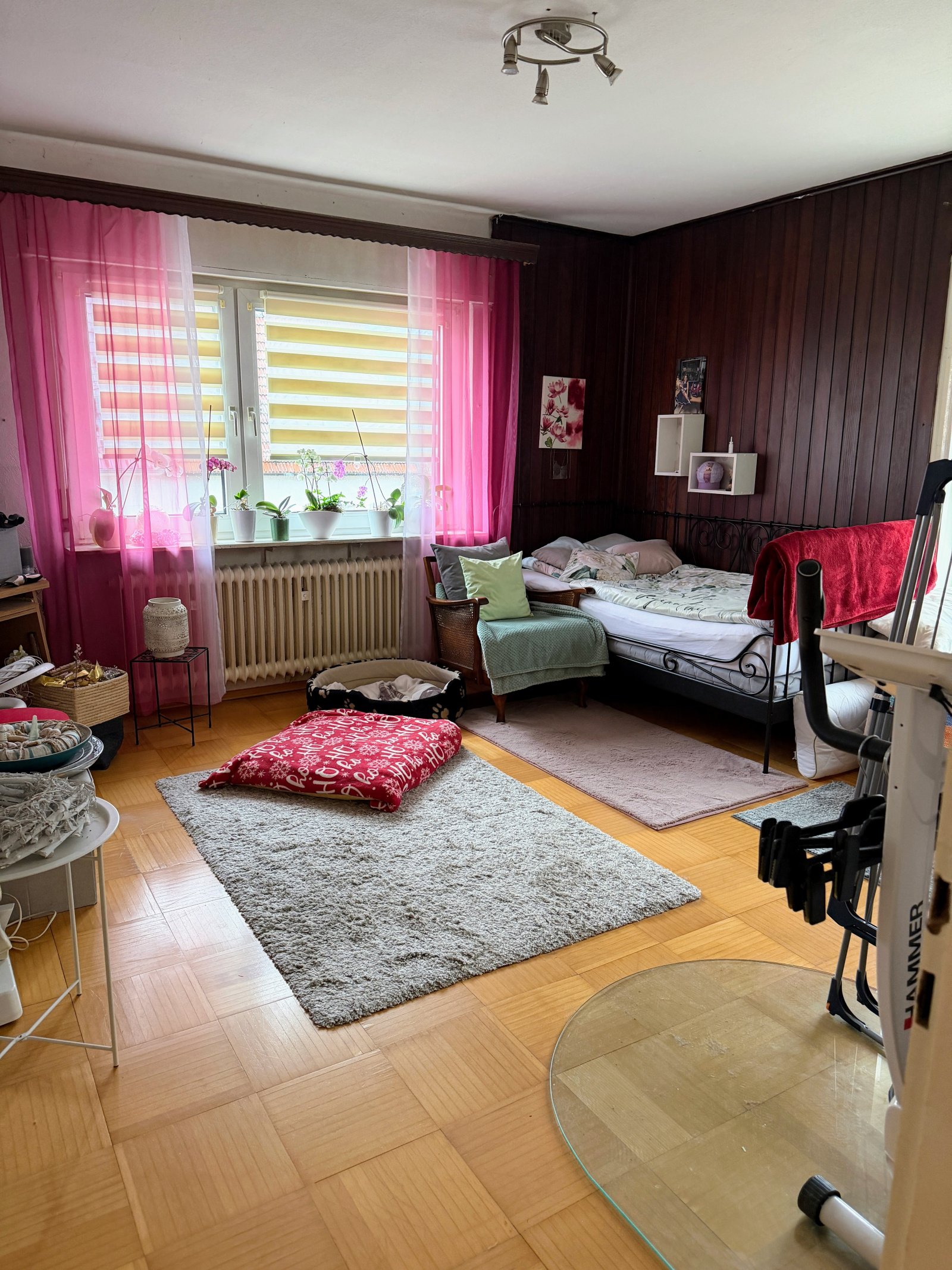 Gepflegtes Zwei- bis Dreifamilienhaus mit Ausbaupotential