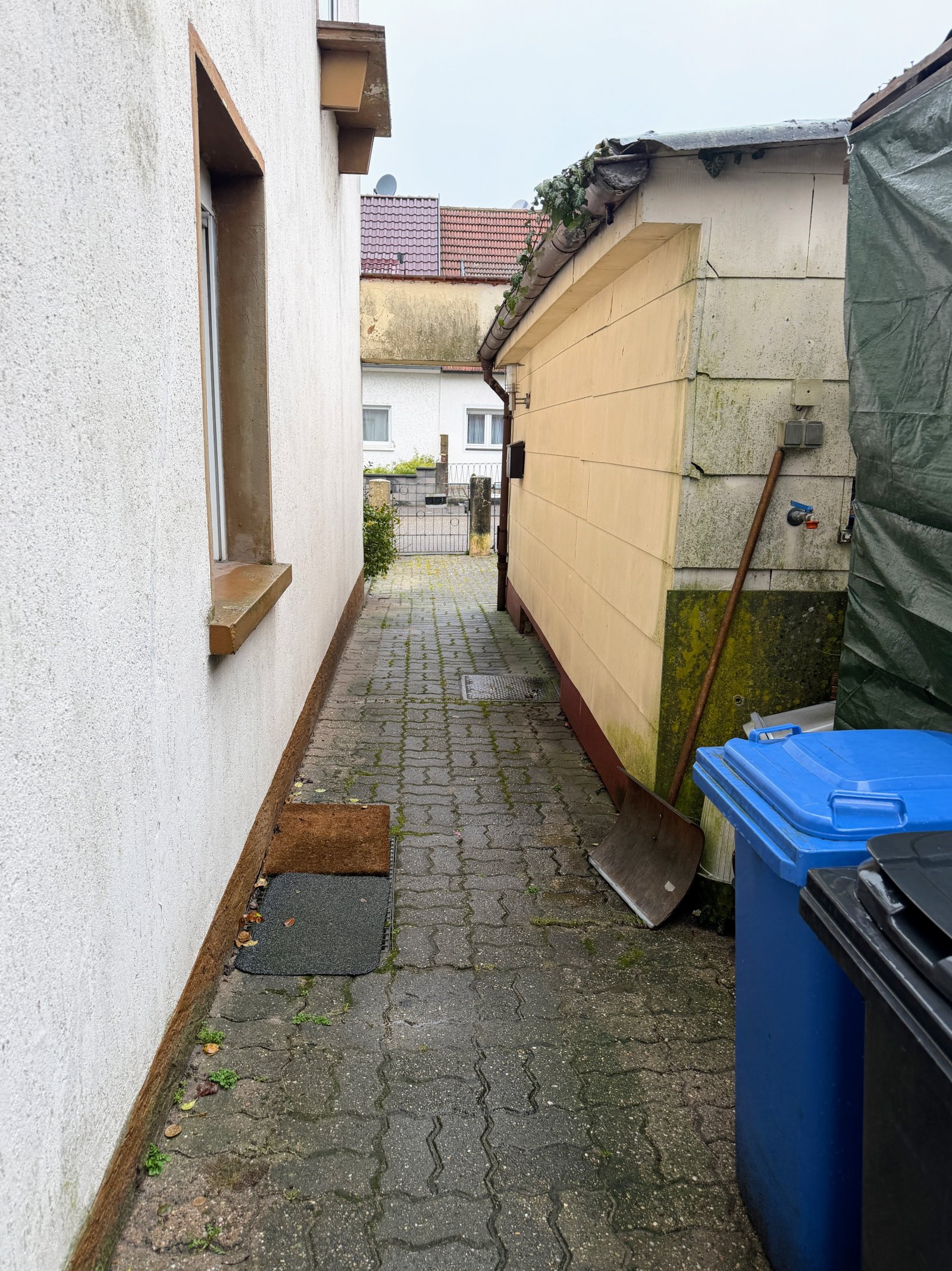 Gepflegtes Zwei- bis Dreifamilienhaus mit Ausbaupotential