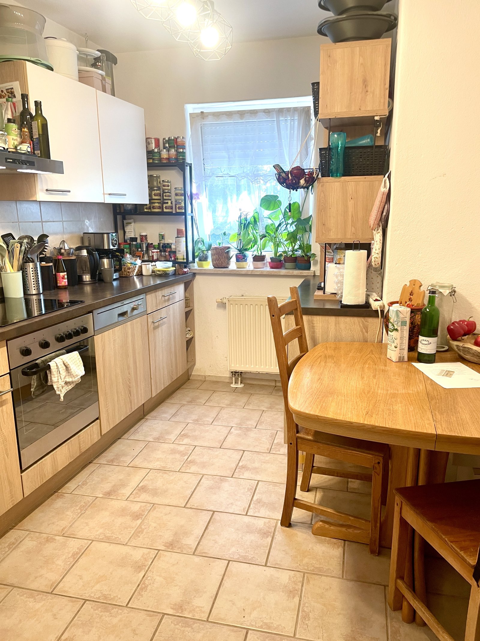 Gepflegte 3 Zimmer, Küche und Bad Wohnung mit Balkon nähe Bahnhof