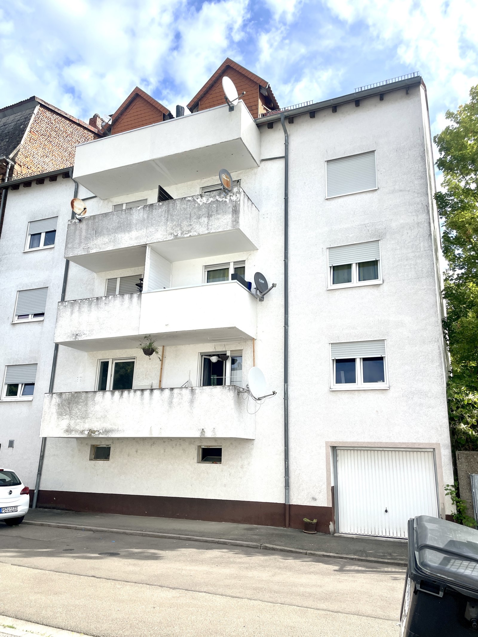 Gepflegte 3 Zimmer, Küche und Bad Wohnung mit Balkon nähe Bahnhof