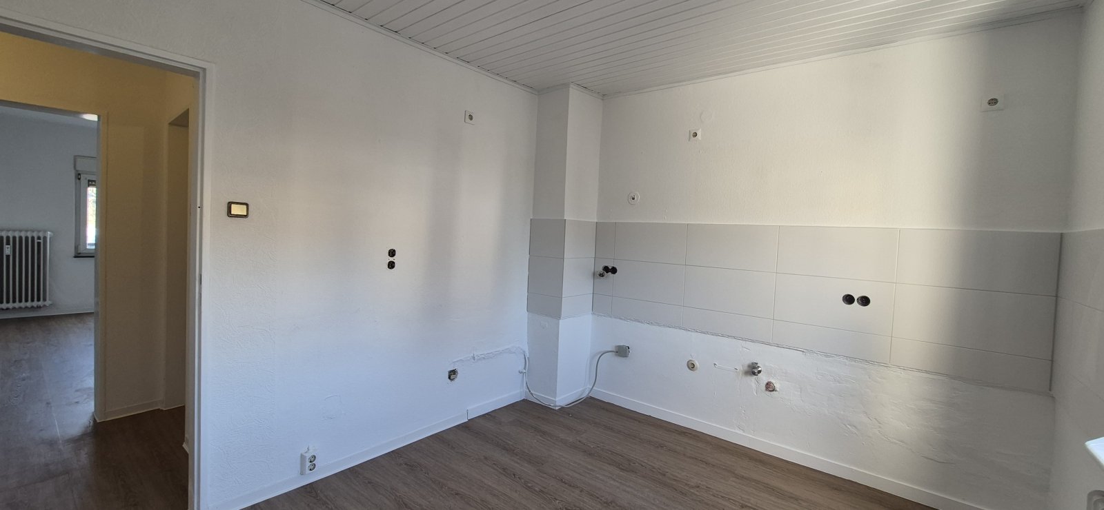 Helle 2 ZKB Wohnung mit Balkon in zentraler Lage 