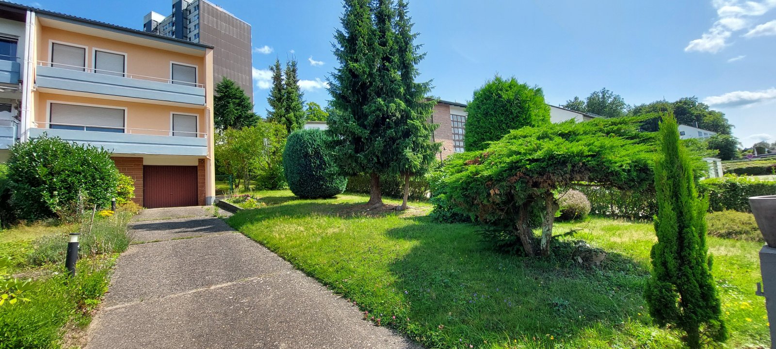 Beste Lage Pirmasens-Ruhbank gepflegtes Reihenendhaus mit Sommerstube