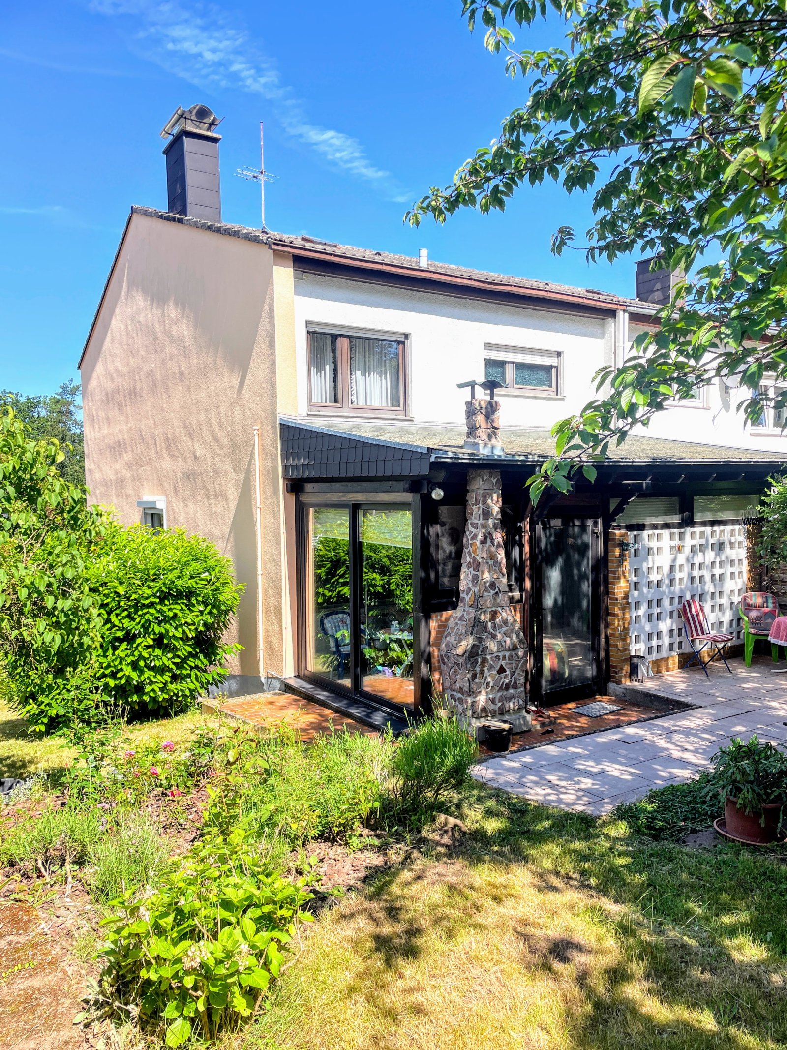 Beste Lage Pirmasens-Ruhbank gepflegtes Reihenendhaus mit Sommerstube