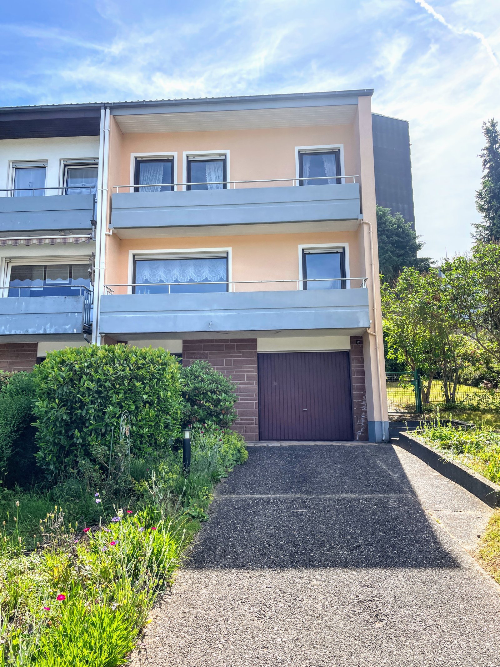 Beste Lage Pirmasens-Ruhbank gepflegtes Reihenendhaus mit Sommerstube