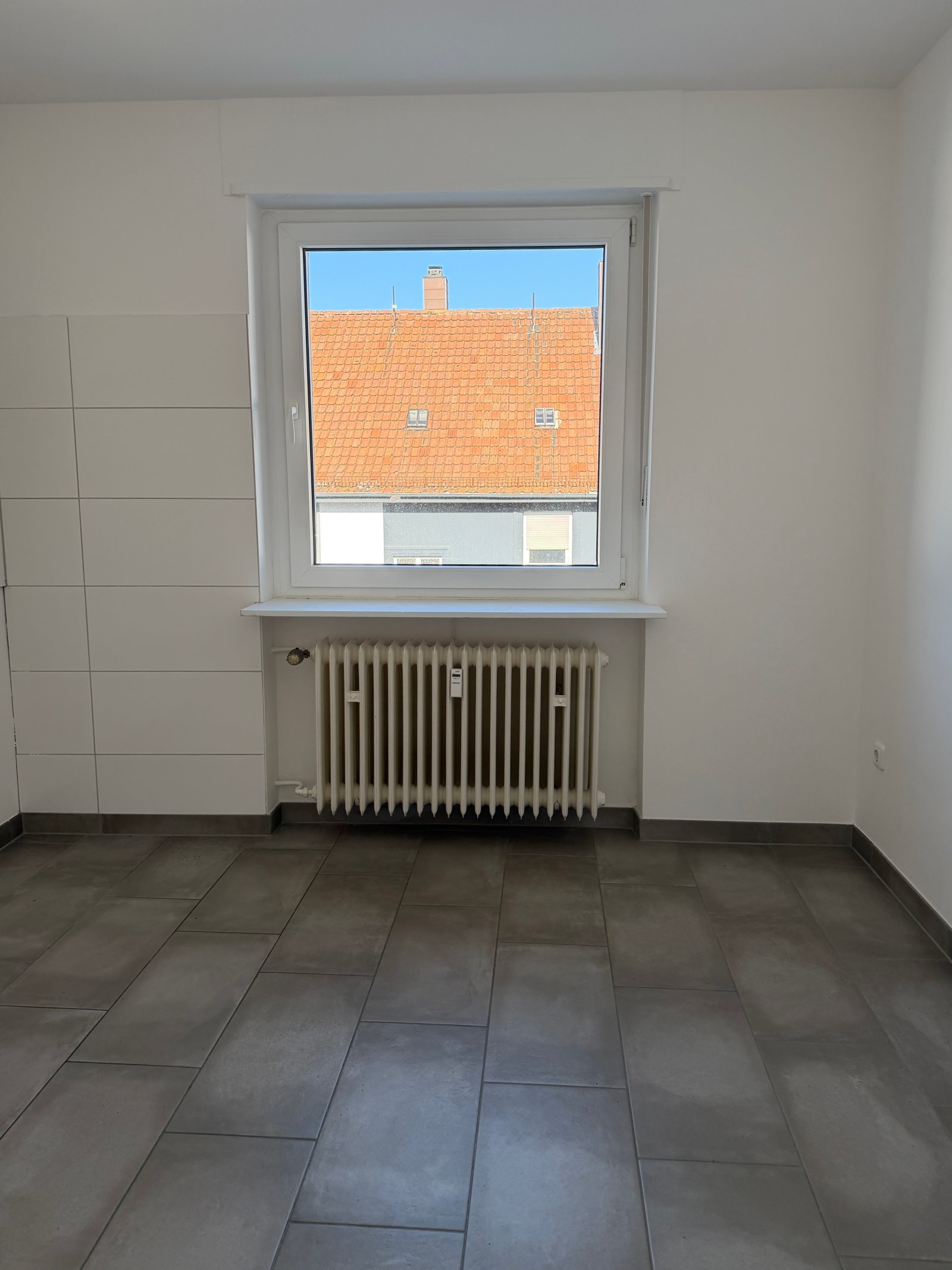 Neu sanierte 3-ZKB-Wohnung mit Wintergarten – Erstbezug nach Sanierung