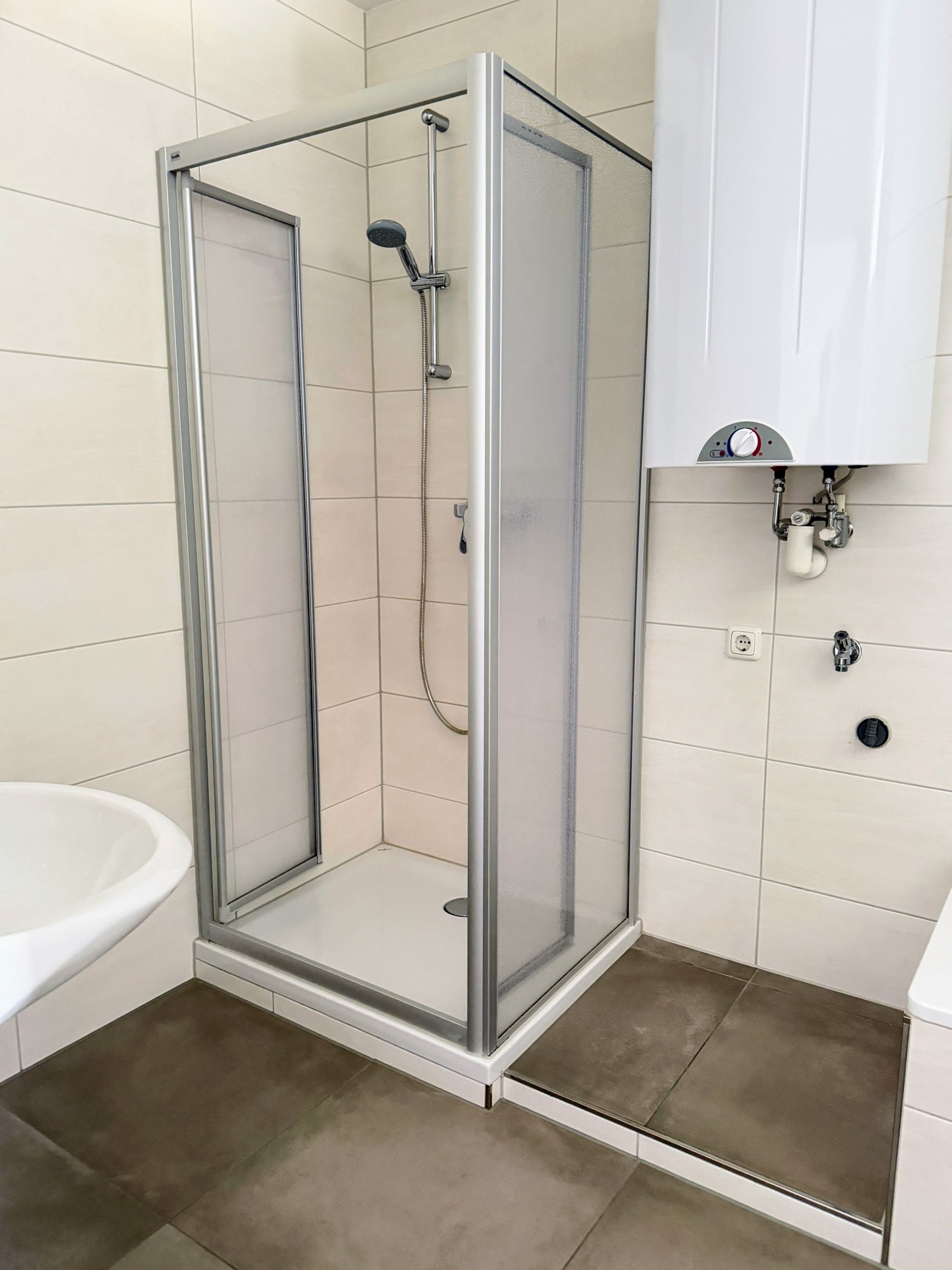 Neu sanierte 3-ZKB-Wohnung mit Wintergarten – Erstbezug nach Sanierung