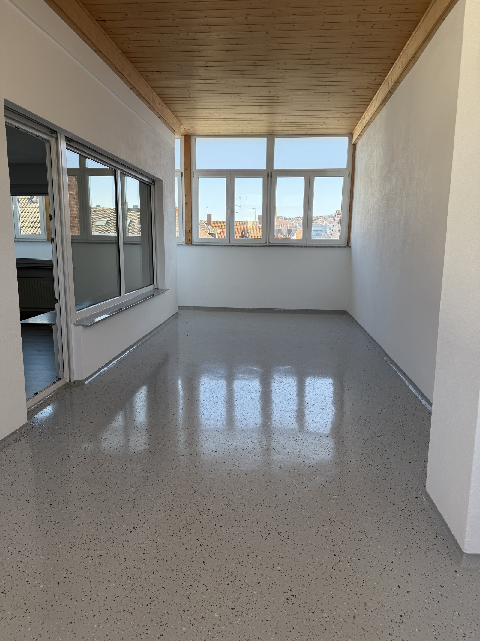 Neu sanierte 3-ZKB-Wohnung mit Wintergarten – Erstbezug nach Sanierung