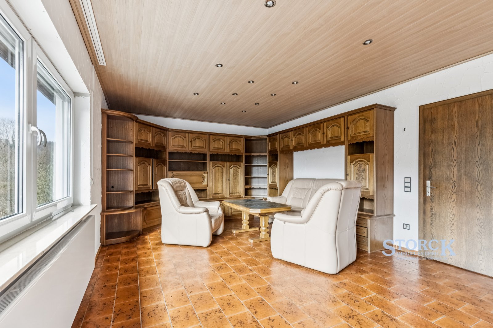 Wohnen mit Burgblick - Einfamilienhaus in ruhiger Waldrandlage mit großem Grundstück