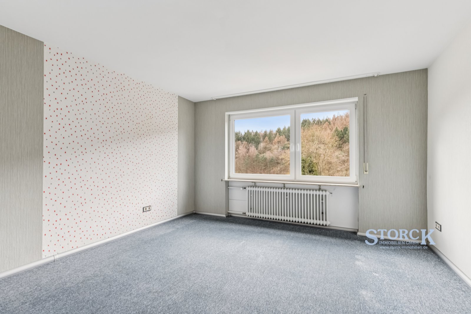 Wohnen mit Burgblick - Einfamilienhaus in ruhiger Waldrandlage mit großem Grundstück