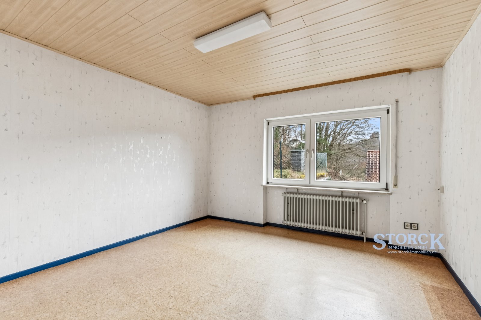 Wohnen mit Burgblick - Einfamilienhaus in ruhiger Waldrandlage mit großem Grundstück