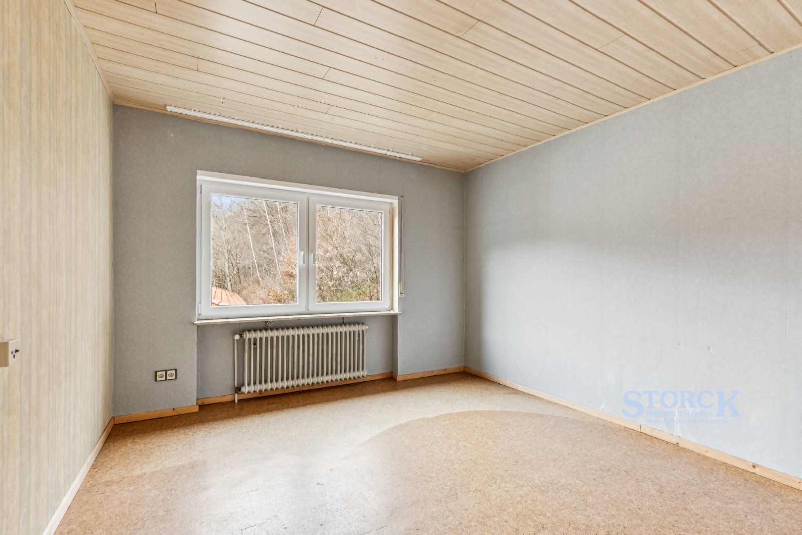 Wohnen mit Burgblick - Einfamilienhaus in ruhiger Waldrandlage mit großem Grundstück