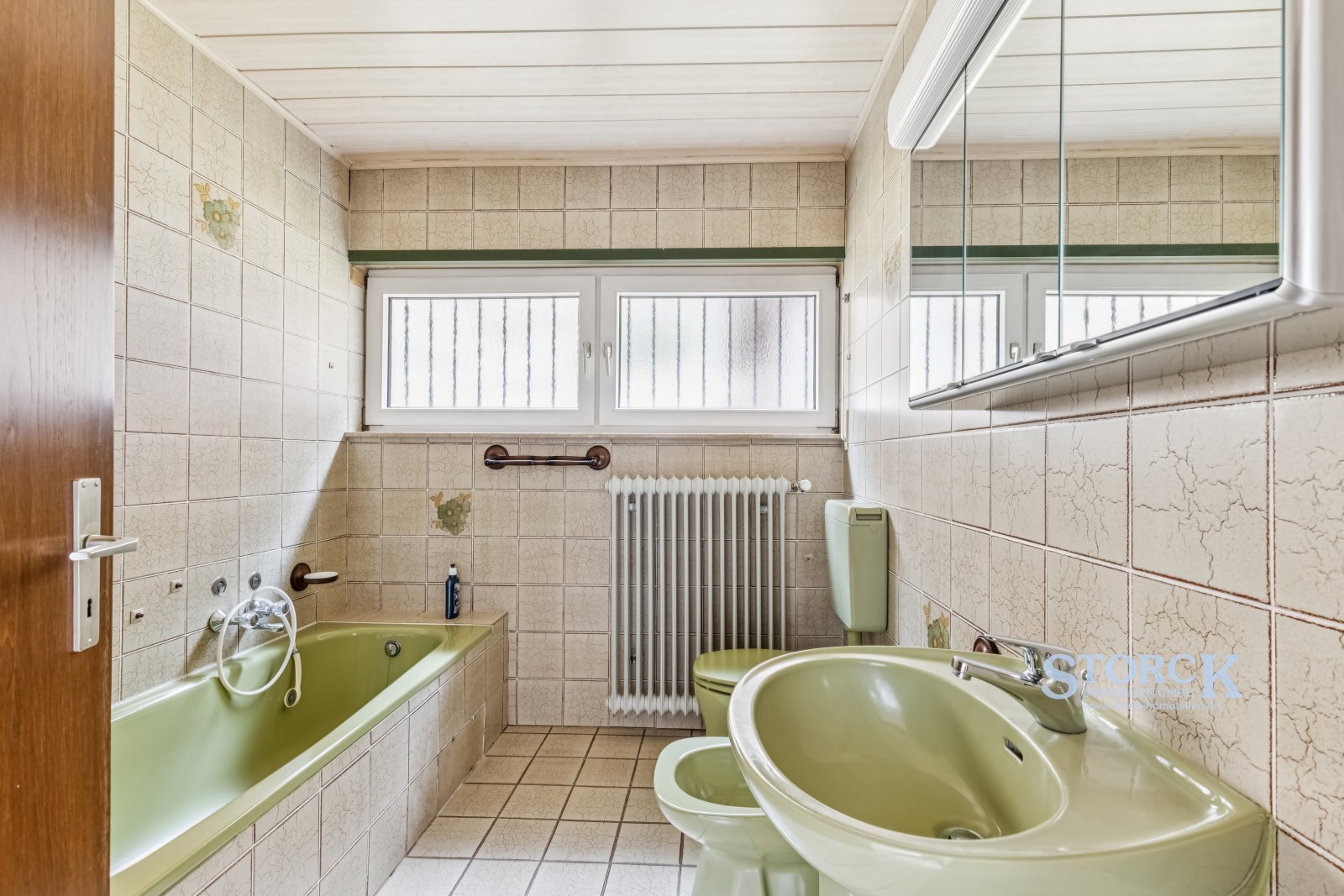 Wohnen mit Burgblick - Einfamilienhaus in ruhiger Waldrandlage mit großem Grundstück