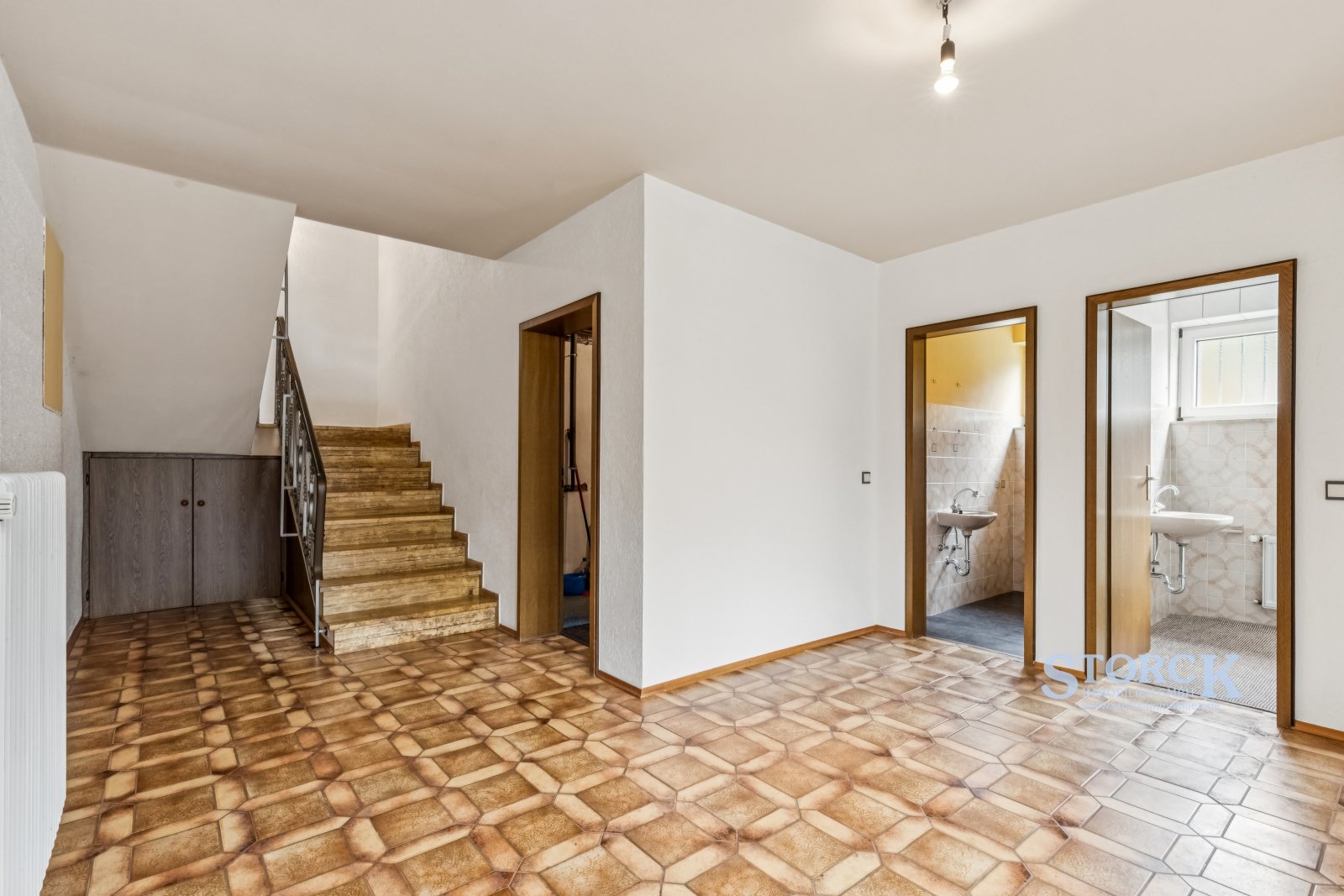 Wohnen mit Burgblick - Einfamilienhaus in ruhiger Waldrandlage mit großem Grundstück