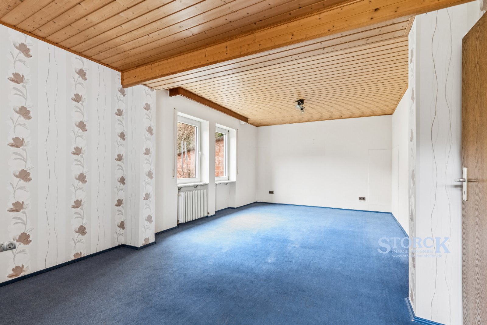 Wohnen mit Burgblick - Einfamilienhaus in ruhiger Waldrandlage mit großem Grundstück