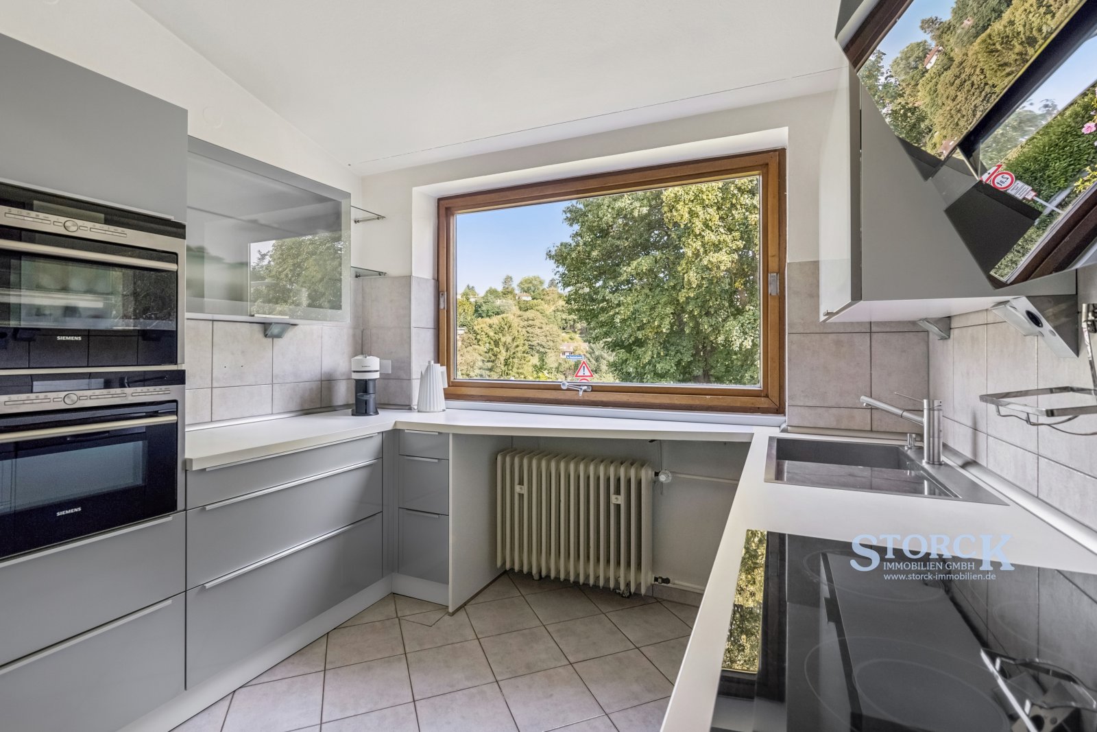 Exklusiver Architektenbungalow auf großzügigem, ebenen Grundstück mit separatem Bauplatz