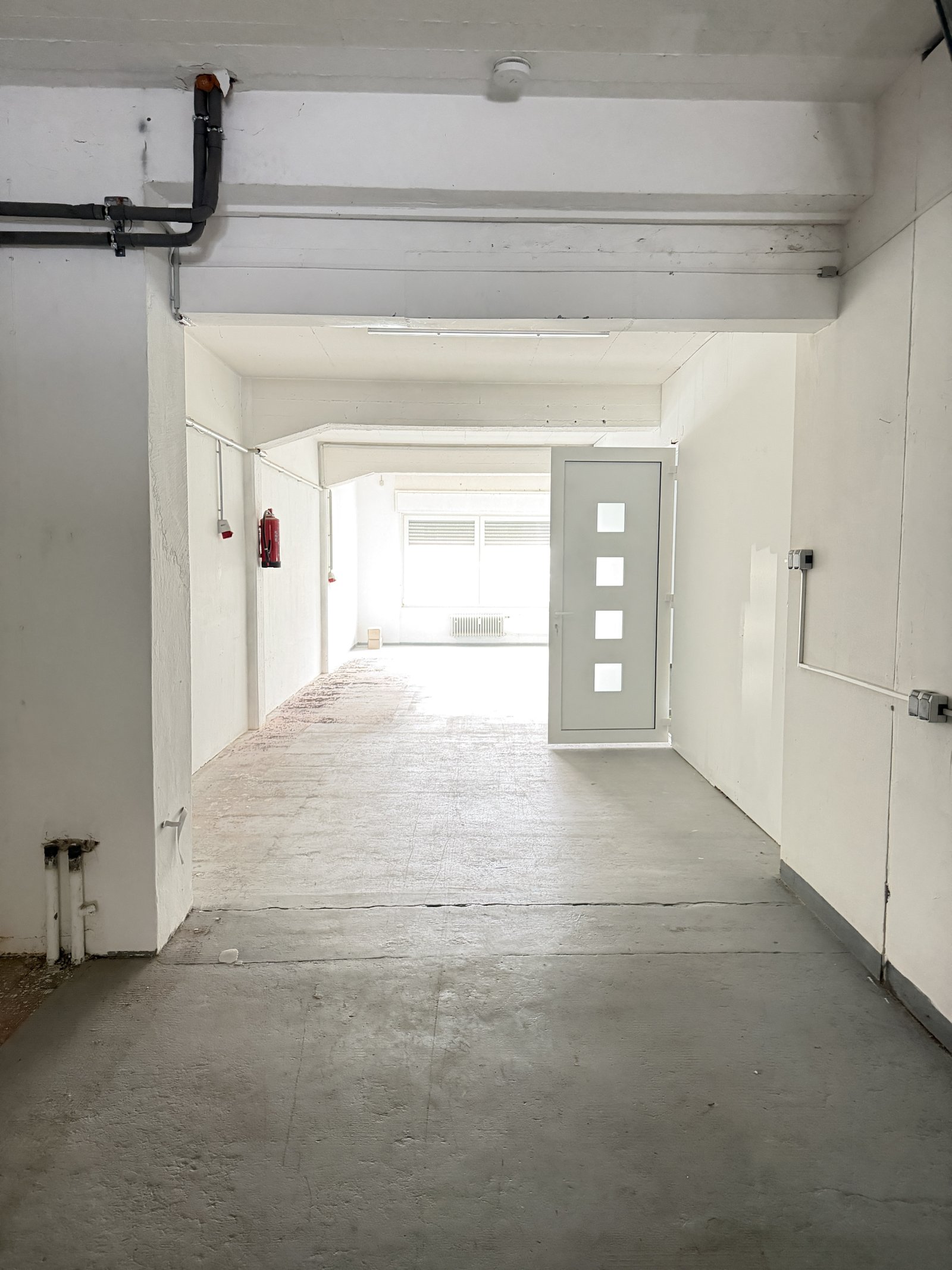400 m² Gewerbefläche | Büro, Lager & Werkstatt | Laderampe | vielseitig nutzbar