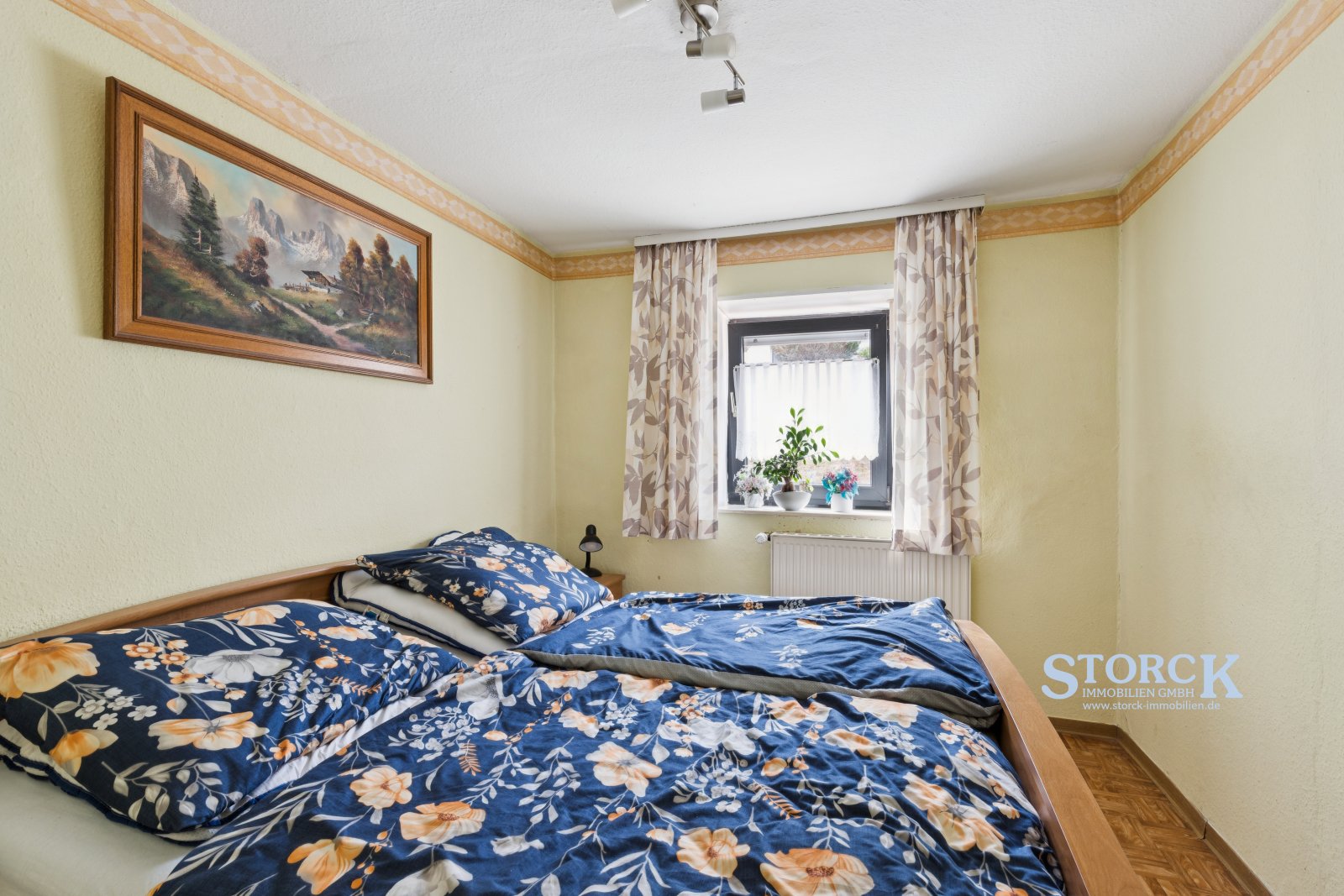  Viel Platz für neue Ideen – Wohnhaus mit zwei Garagen, Balkon und kleinem Garten Lemberg-Langmühle