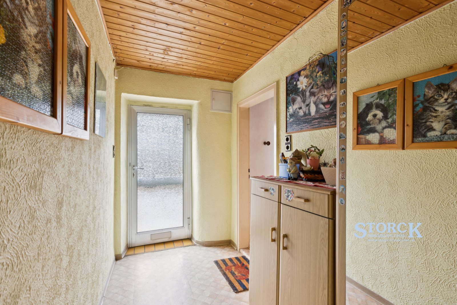  Viel Platz für neue Ideen – Wohnhaus mit zwei Garagen, Balkon und kleinem Garten Lemberg-Langmühle