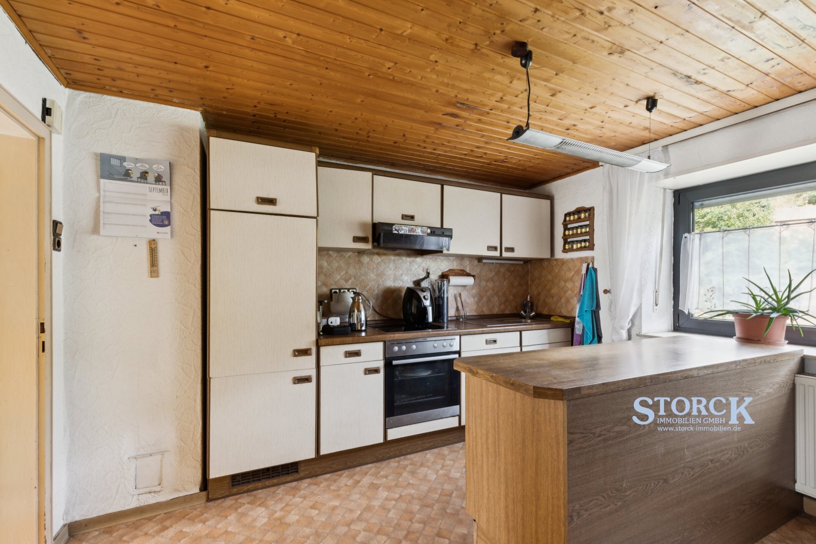  Viel Platz für neue Ideen – Wohnhaus mit zwei Garagen, Balkon und kleinem Garten Lemberg-Langmühle