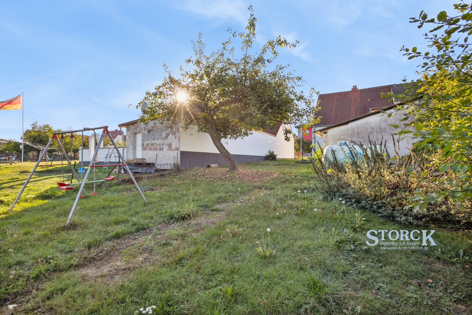 Viel Potenzial zum fairen Preis - Doppelhaushälfte in Vinnigen mit großem Garten