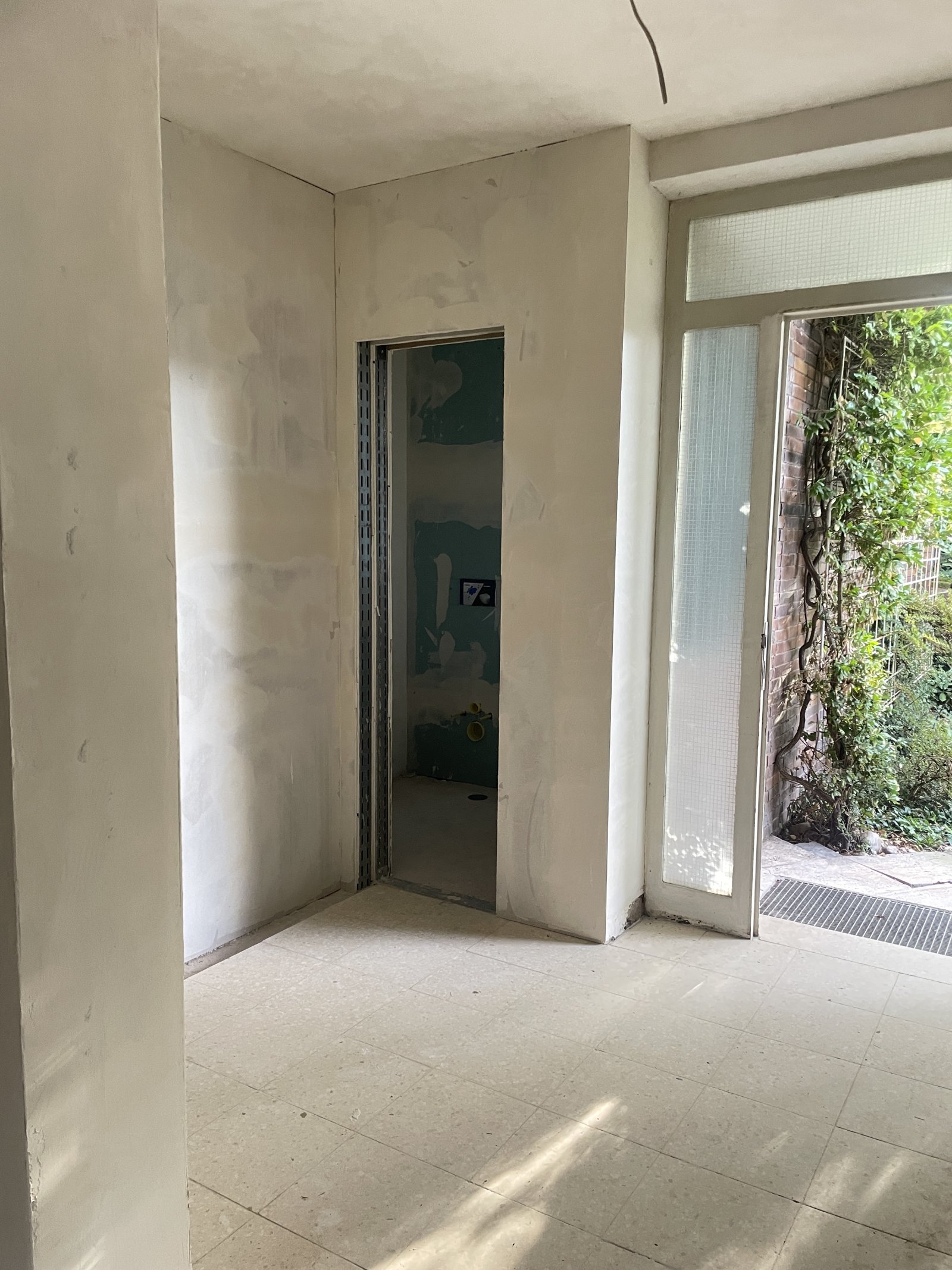 Diele mit Blick auf Badezimmer Diele mit Blick auf Badezimmer